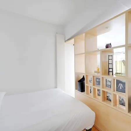Beautiful 1br-2p-champs Elysee-st Lazare Apartment Paris