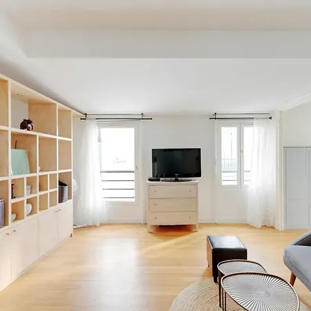 Apartment Beautiful 1br-2p-champs Elysee-st Lazare *