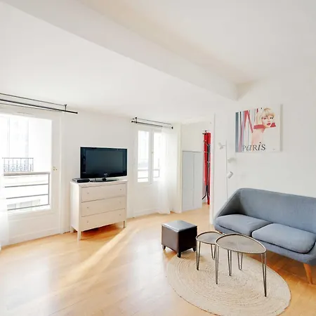 Beautiful 1br-2p-champs Elysee-st Lazare Paris